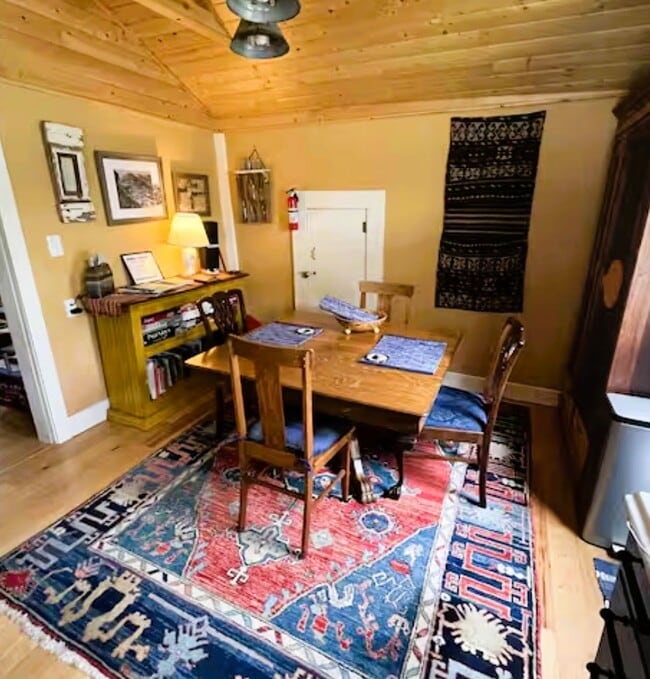 Photo - 913 Griffith St