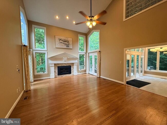 Photo - 1307 Stamford Way