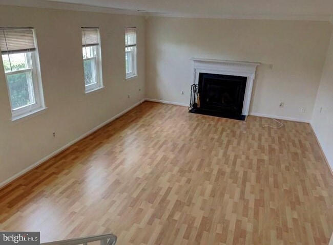 Building Photo - 2321 Bedfordshire Cir