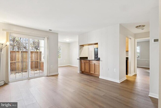 Photo - 108 Westwick Ct Unit 4