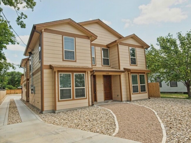 Photo - 1202 Morrow St Townhome