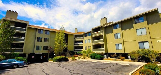 Building Photo - Amazing Idlewild Riverfront Condominium, b...