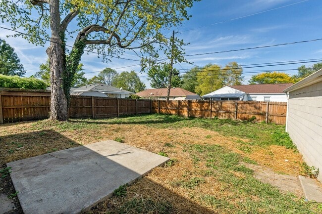 Photo - Charming Ranch Home in Brookshire Park — 3...