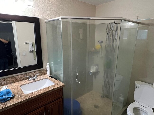 Photo - 7501 Johnson St