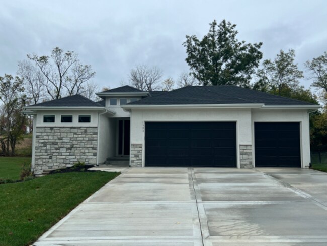 Photo - 1533 SW Hedgewood Ln