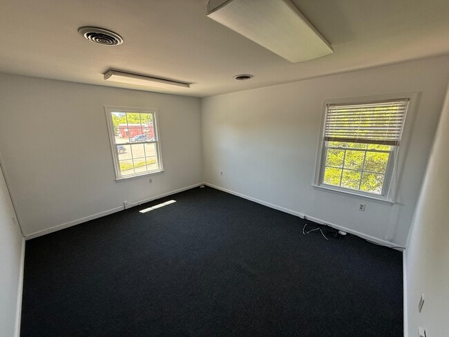 Photo - 11923 Centre St