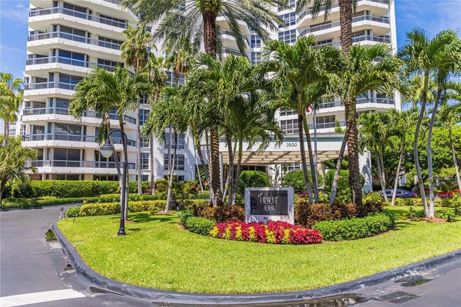 3500 Mystic Pointe Dr Unidad 1107
