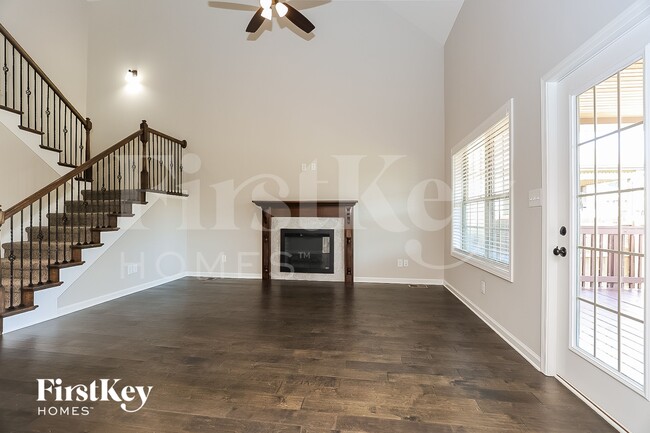 Photo - 1594 Raven Rd