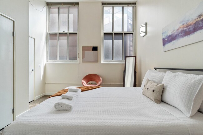 Photo - 125 W Market St Unit ID1035273P