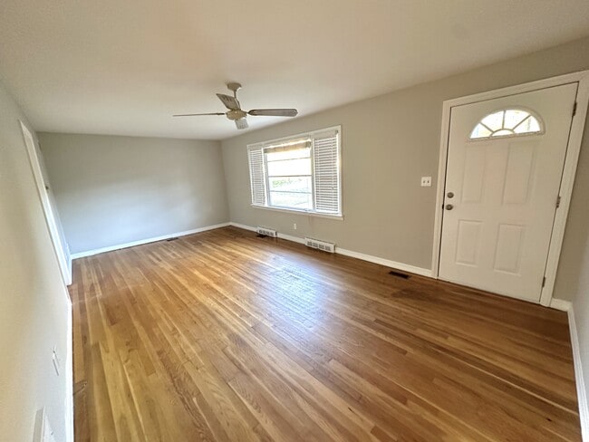 Photo - 217 Valley St