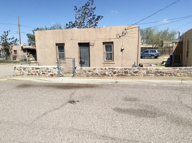 Photo - 425 Pinon St