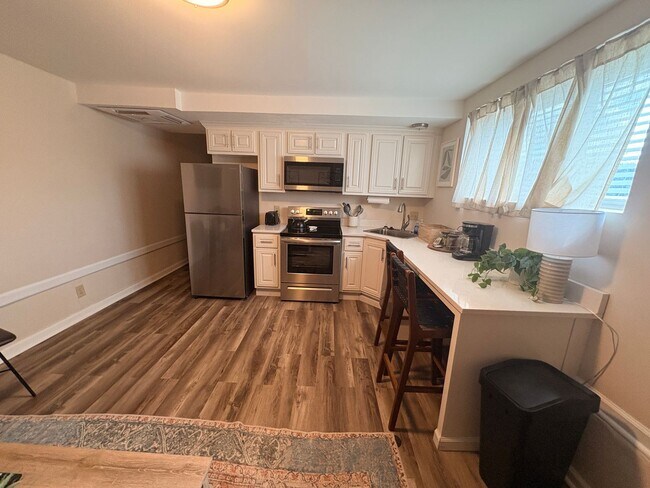 Photo - 1 Bed/ 1 Bath Apartment | DOWNTOWN LOCATION