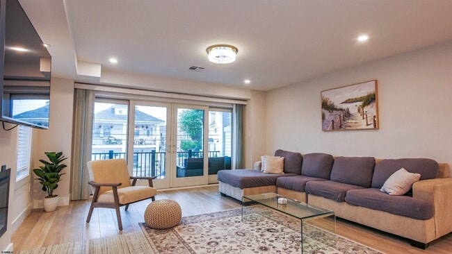 15 N Jefferson Ave
