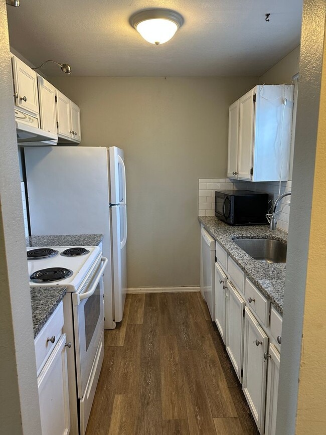 Photo - 1185 S Gilbert St