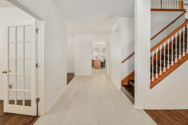 Photo - 2023 Wood Glen Dr
