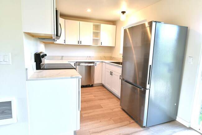 Photo - 13211 SE Oatfield Rd Apartments Unit Duplex top
