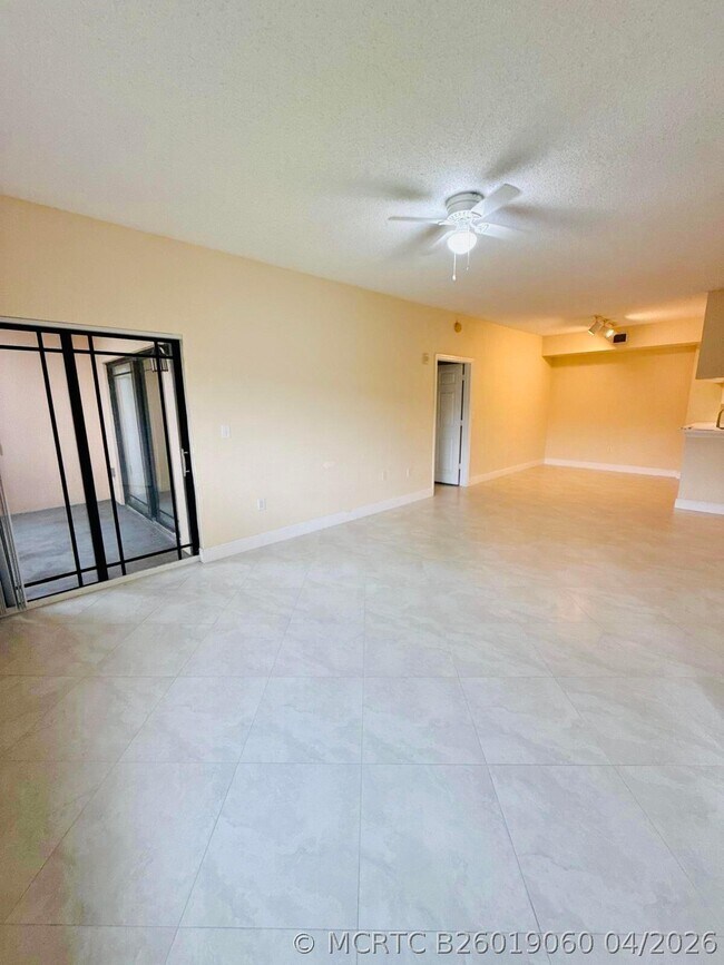Photo - 2917 Tuscany Ct Unit 204