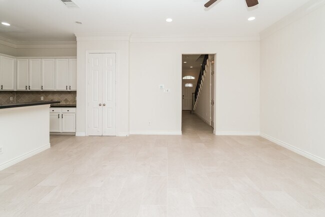 Photo - 2605 Cheshire Oaks Dr