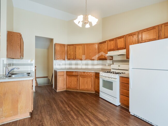 Photo - 106 James Cir SE