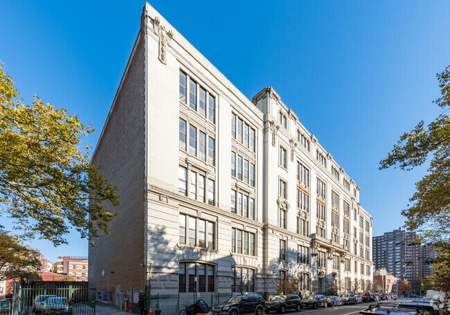 Photo - 371 Madison St