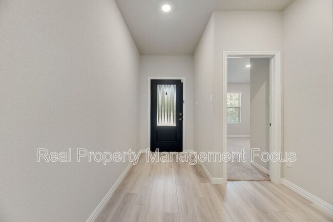 Photo - 203 Rocky Rd