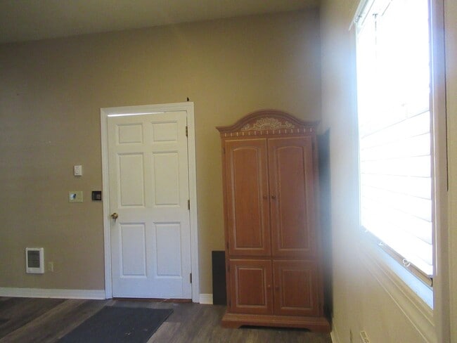 Photo - Spacious 1 bedroom, .75 bathroom MIL apartment ALL UTILITIES INCLUDED