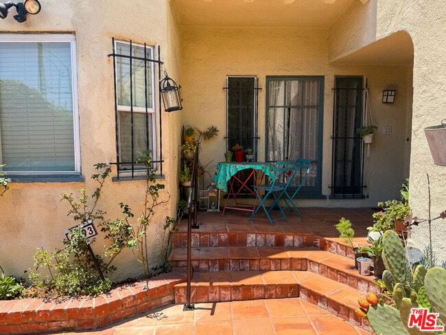 1295 Cochran Ave