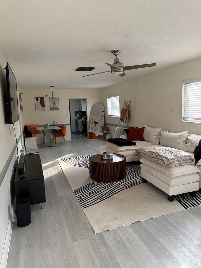 Photo - Move in Ready! Sunshine & Comfort in the Heart of St. Pete - 2bed|2bath