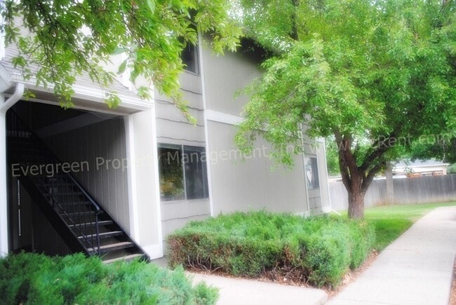 Photo - 3950 Manhattan Ave