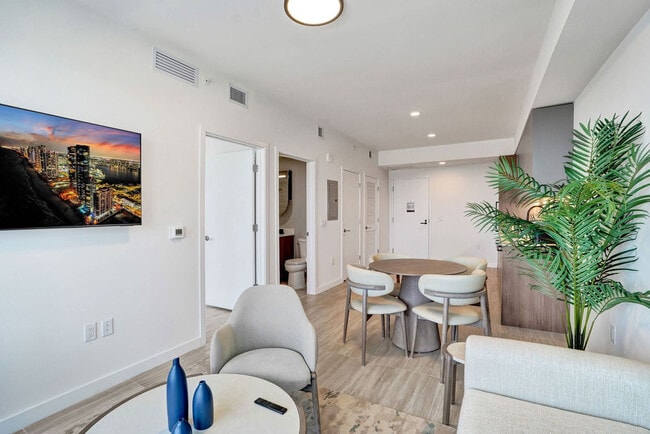 Photo - 7144 Byron Ave Unidad SI ID1376608P