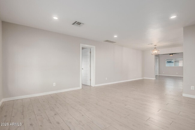 Photo - 1208 W 6th St