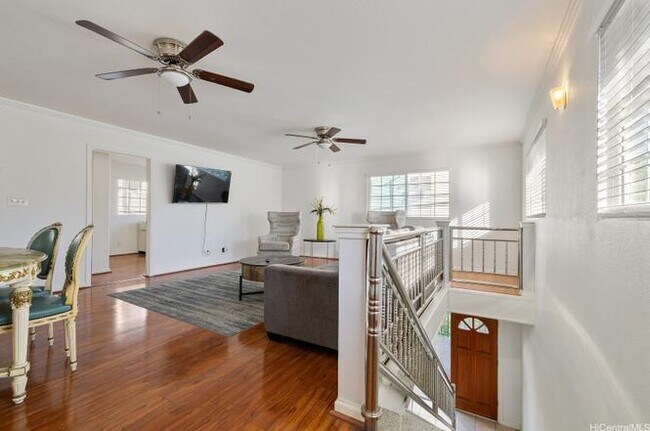 1446 Liholiho St Unit B