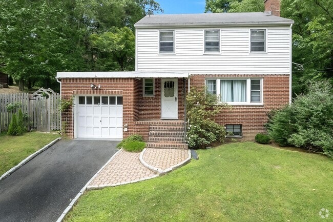 Building Photo - 25 Fenwick Rd Rental