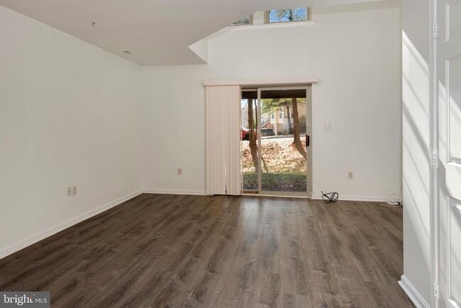 Photo - 43 Bank Spring Ct