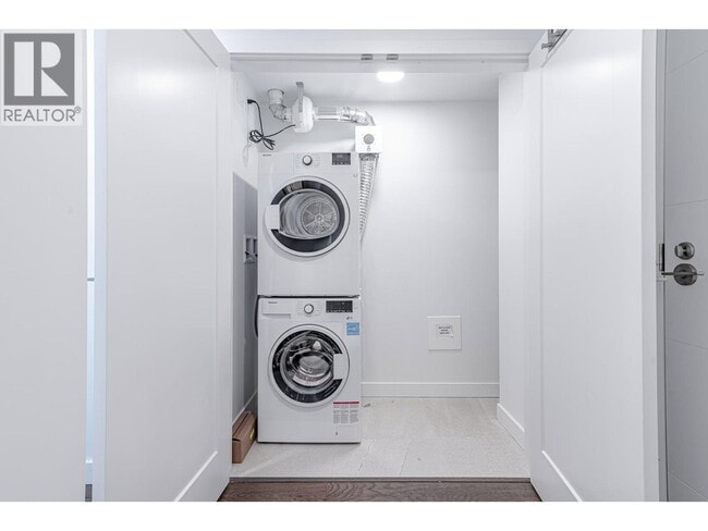 Photo - 3331-3NO3 No. 3 Road Unit 9F