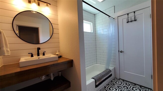 Photo - 10201 Sandy Beach Rd