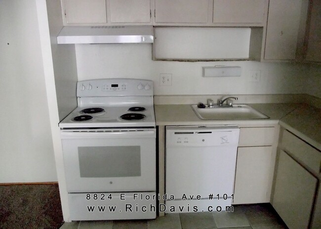 Photo - Great location off Leetsdale/Parker and Florida with lots of amenities such as AC, pool, hot tub,... Unit 101
