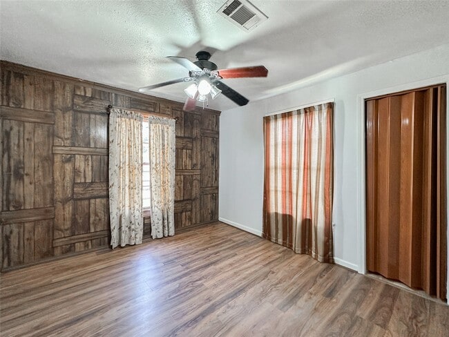 Photo - 132 Grothe Ln