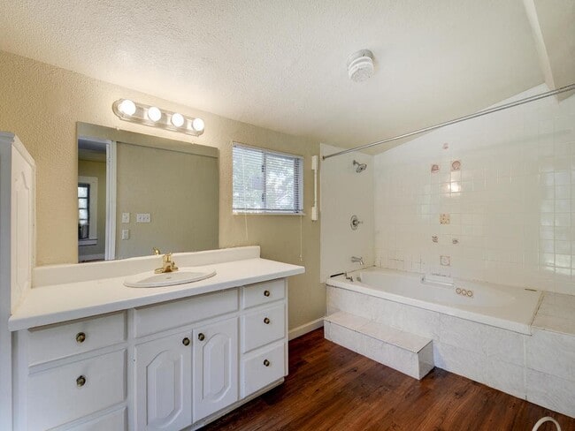 Photo - 4405 Barrow Ave