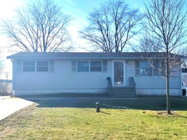 Building Photo - 220 E Pleasant St