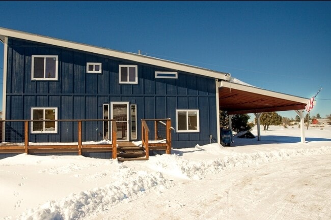 Photo - 2520 Parkinson Rd