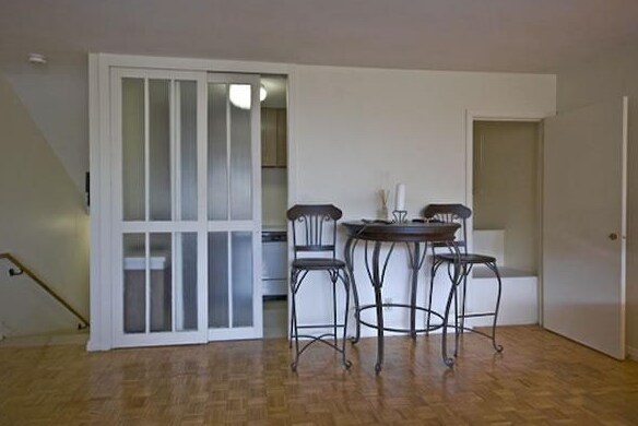 Photo - 129 Chiswick Rd Unit 1