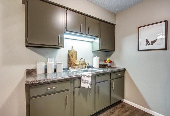 1 BR Executive - Modern