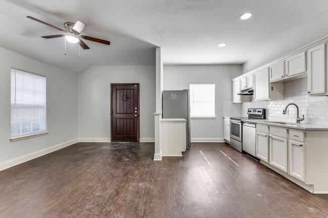 Building Photo - 3516 8th Ave Rental