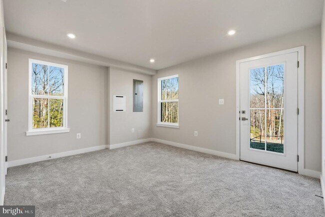 Photo - 9399 Edenderry Dr