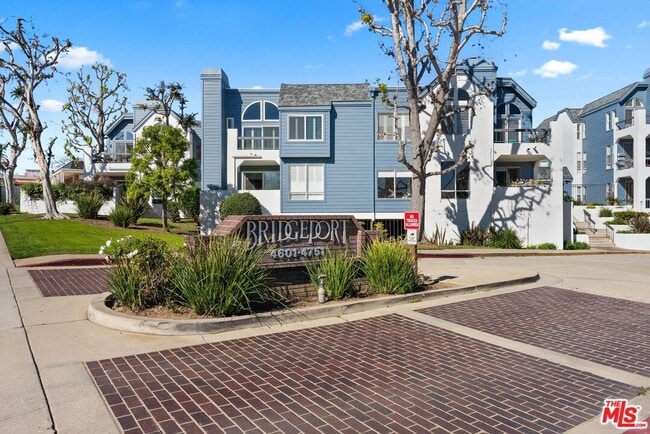 Photo - 4643 E 4th St Unidad 22