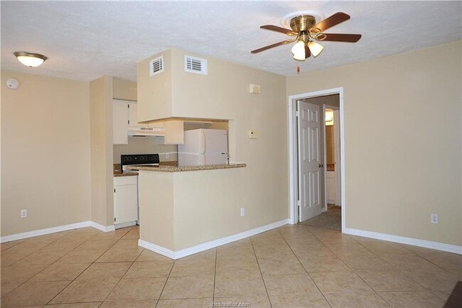 Photo - Available August!! One Bed, One Bath Downs...