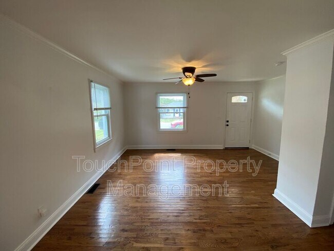 Photo - 521 Greystone Rd