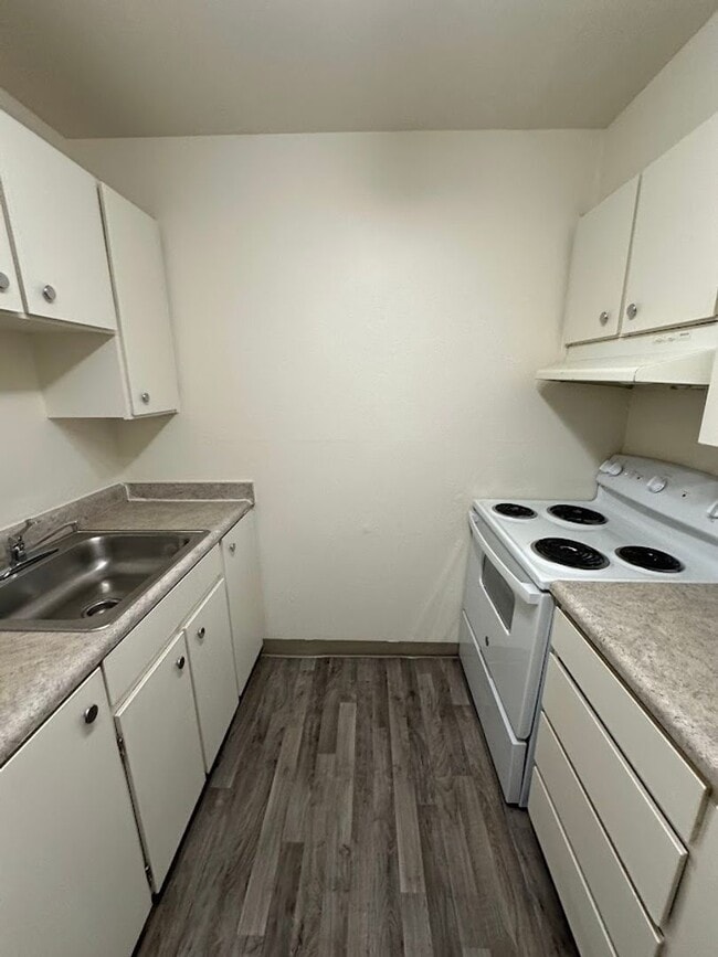 #308 BAYSHORE APARTMENTS