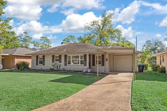 Photo - 2023 Woodcrest Dr
